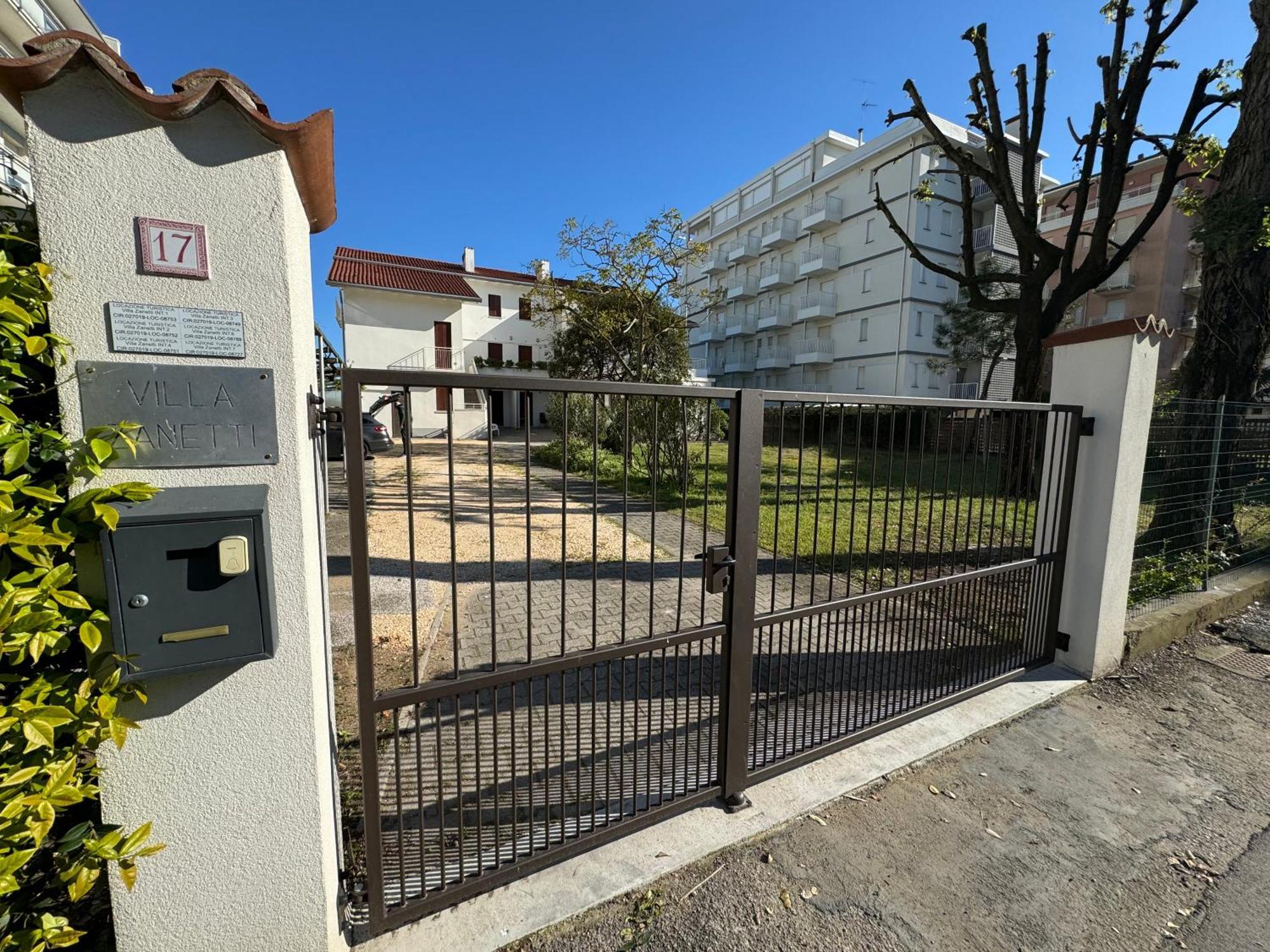 App4Rent Villa Zanetti - Appartamenti Con Spiaggia Privata Frontemare Jesolo Extérieur photo