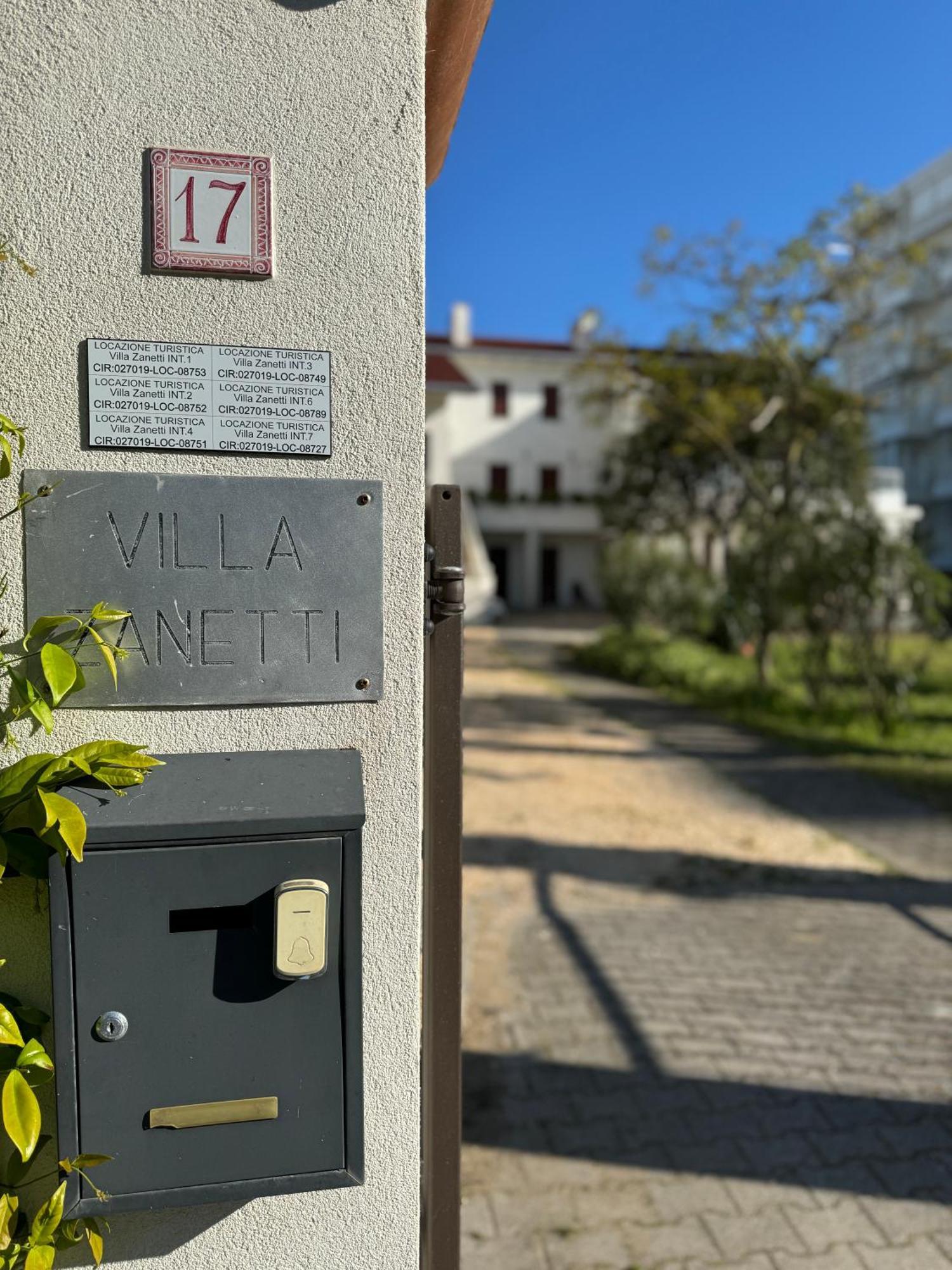 App4Rent Villa Zanetti - Appartamenti Con Spiaggia Privata Frontemare Jesolo Extérieur photo