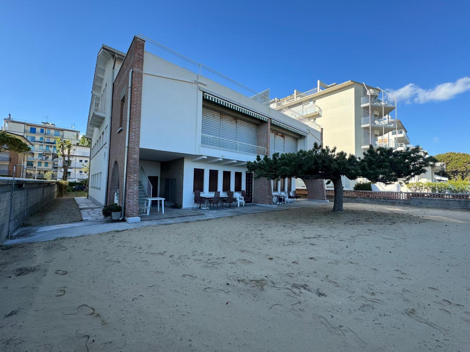 App4Rent Villa Zanetti - Appartamenti Con Spiaggia Privata Frontemare Jesolo Extérieur photo