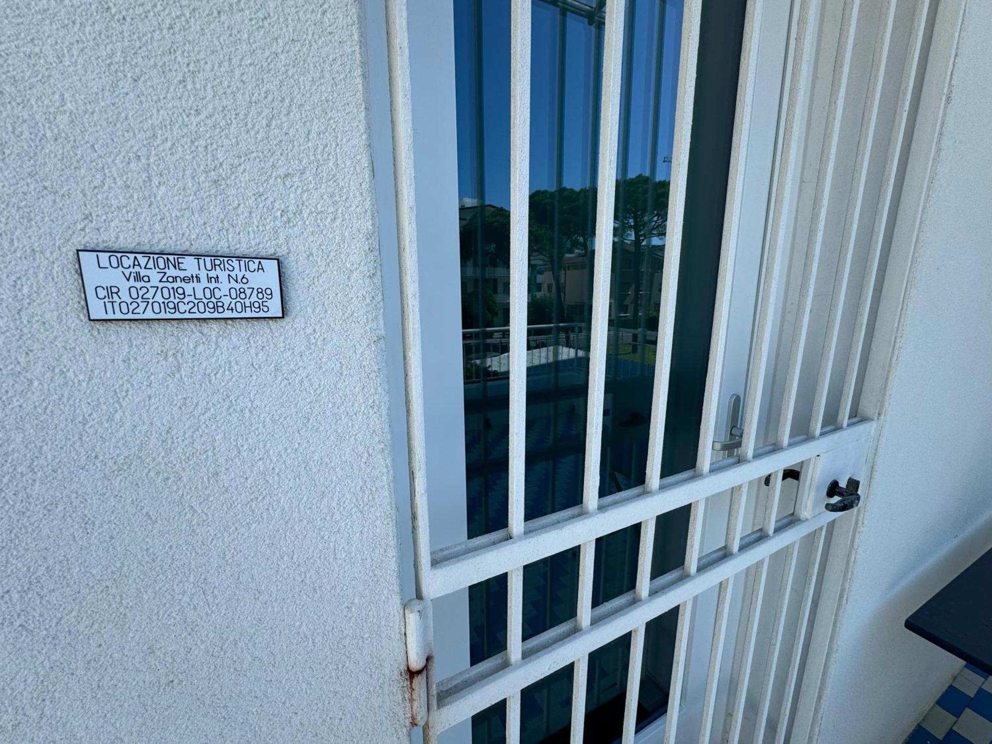 App4Rent Villa Zanetti - Appartamenti Con Spiaggia Privata Frontemare Jesolo Extérieur photo